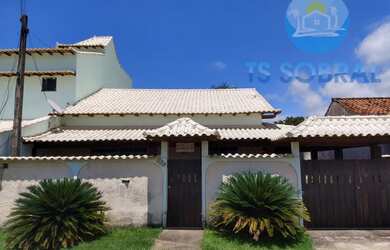 Imagem: A casa possui 2 Dormitórios, 2 Banheiros, 2 Vagas na garagem