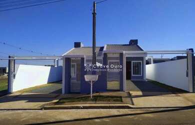 Imagem: A casa possui 2 Dormitórios, 1 Banheiro, 2 Vagas na garagem