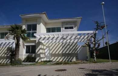 Imagem: A casa em condomínio possui 3 Dormitórios, 4 Banheiros e 186m²