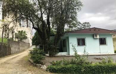 Imagem: O terreno possui 115m² de Área e está localizado em Centro