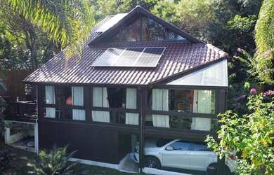 Imagem: A casa possui 2 Dormitórios, 2 Banheiros, 1 Vaga na garagem