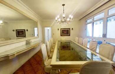 Imagem: A casa possui 4 Dormitórios, 5 Banheiros, 5 Vagas na garagem