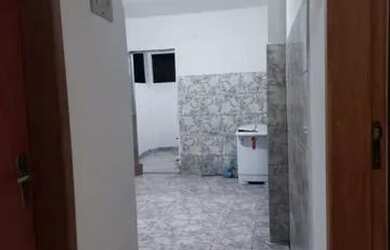 Imagem: A casa possui 2 Dormitórios, 2 Banheiros, 1 Vaga na garagem