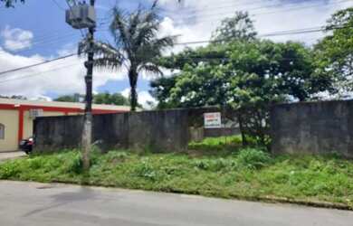 Imagem: O terreno possui 360m² de Área e está localizado em Parque