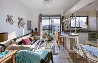 Imagem: O apartamento possui 1 Dormitório, 2 Banheiros, 1 Vaga na garagem