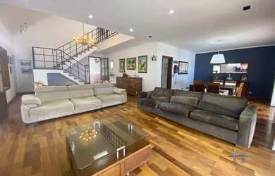 Imagem: A casa em condomínio possui 4 Dormitórios, 5 Banheiros, 4