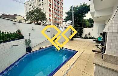 Imagem: A casa possui 3 Dormitórios, 4 Banheiros, 2 Vagas na garagem