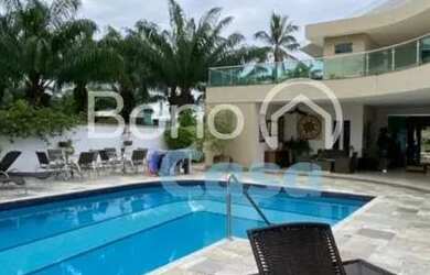 Imagem: A casa em condomínio possui 4 Dormitórios, 5 Banheiros, 4