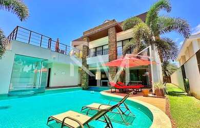 Imagem: A casa em condomínio possui 4 Dormitórios, 5 Banheiros, 2