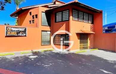 Imagem: O depósito possui 5 Vagas na garagem, 130m² de Área e está