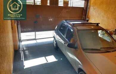 Imagem: A casa possui 2 Dormitórios, 2 Banheiros, 2 Vagas na garagem