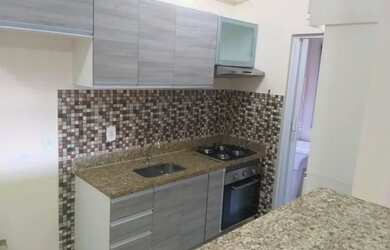 Imagem: O apartamento possui 2 Dormitórios, 1 Banheiro, 1 Vaga na garagem