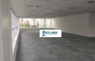 Imagem: O depósito possui 5 Vagas na garagem, 514-0m² de Área e está