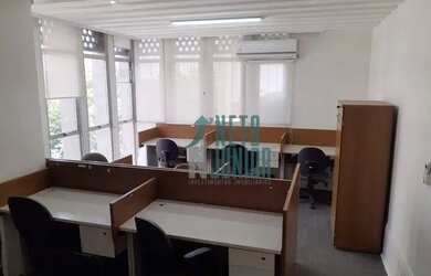 Imagem: O depósito possui 2 Vagas na garagem, 150m² de Área e está