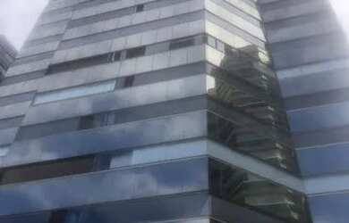 Imagem: O apartamento possui 4 Dormitórios, 3 Banheiros, 3 Vagas na