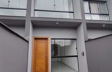 Imagem: A casa possui 2 Dormitórios, 3 Banheiros, 2 Vagas na garagem