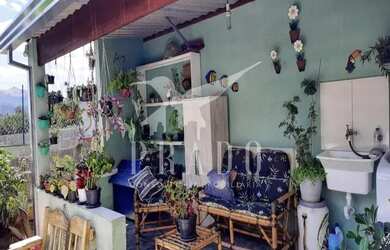 Imagem: A casa possui 2 Dormitórios, 1 Banheiro, 1 Vaga na garagem