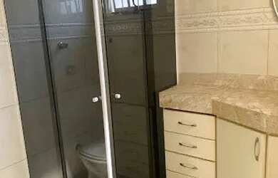 Imagem: A casa possui 3 Dormitórios, 4 Banheiros, 3 Vagas na garagem