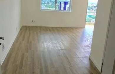 Imagem: O depósito possui 2 Vagas na garagem, 48m² de Área e está