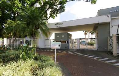 Imagem: A casa possui 3 Dormitórios, 2 Banheiros, 181m² de Área e