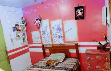 Imagem: A casa possui 5 Dormitórios, 2 Banheiros, 2 Vagas na garagem