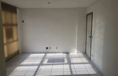 Imagem: O depósito possui 1 Vaga na garagem e 37m² de Área e está