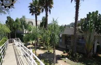 Imagem: A casa em condomínio possui 4 Dormitórios, 5 Banheiros, 5