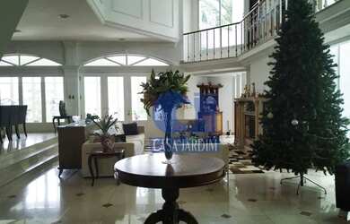 Imagem: A casa em condomínio possui 5 Dormitórios, 5 Banheiros, 5