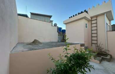 Imagem 16: C515 - Casa com três dormitórios sendo um suíte. Garagem para três carros ou mais...