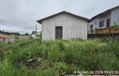 Imagem: A casa possui 2 Dormitórios, 1 Banheiro, 200m² de Área e