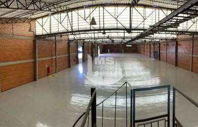 Imagem: O depósito à venda possui 5 Vagas na garagem e 2662m² de