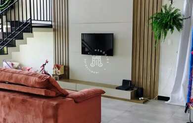 Imagem: A casa em condomínio possui 4 Dormitórios, 2 Banheiros, 4