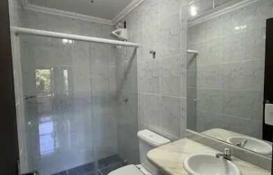 Imagem 11: Casa em Porto Alegre, no bairro Hípica, com 3 dormitório s , e 3 banheiros,...