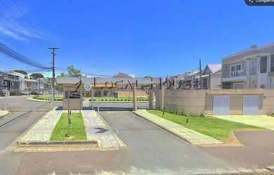 Imagem: A casa possui 2 Dormitórios, 1 Banheiro, 2 Vagas na garagem