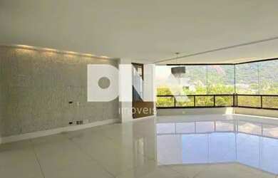 Imagem 3: BLACK FRIDAY. Piscina, Guarda roupa, 131m² de Áreae2 Vagas na garagem