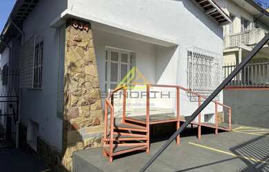 Imagem: O depósito possui 5 Vagas na garagem, 212m² de Área e está