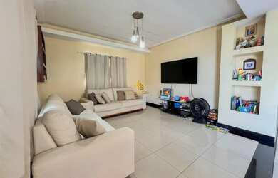 Imagem: A casa em condomínio possui 5 Dormitórios, 3 Banheiros, 5