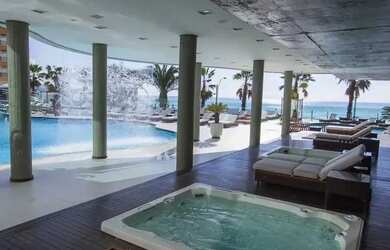 Imagem 16: Apartamento frente mar mobiliado com 4 suítes e 3 vagas de garagem em...