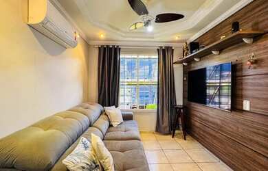 Imagem: A casa possui 3 Dormitórios, 1 Banheiro, 1 Vaga na garagem