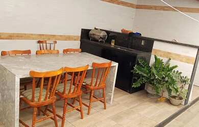 Imagem: A casa em condomínio possui 3 Dormitórios, 3 Banheiros, 2