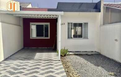 Imagem: A casa possui 3 Dormitórios, 1 Banheiro, 3 Vagas na garagem