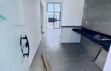 Imagem 8: Vendo excelente casa de 2/4 sendo uma suíte no sim