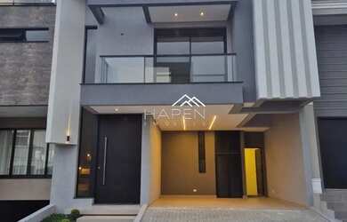 Imagem: A casa em condomínio possui 3 Dormitórios, 3 Banheiros, 2