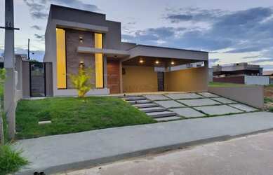 Imagem: A casa em condomínio possui 3 Dormitórios, 2 Banheiros, 4