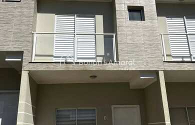 Imagem: A casa em condomínio possui 2 Dormitórios, 3 Banheiros, 2