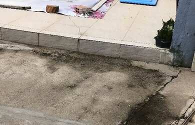 Imagem: A casa possui 5 Dormitórios, 2 Banheiros, 2 Vagas na garagem