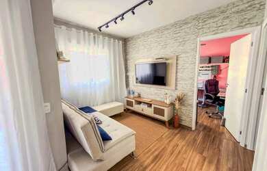 Imagem: O apartamento possui 2 Dormitórios, 1 Banheiro, 1 Vaga na garagem