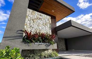 Imagem: A casa em condomínio possui 4 Dormitórios, 5 Banheiros, 3