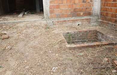 Imagem: A casa possui 3 Dormitórios, 2 Banheiros e 1 Vaga na garagem