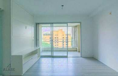 Imagem: O apartamento possui 1 Dormitório, 1 Banheiro, 2 Vagas na garagem